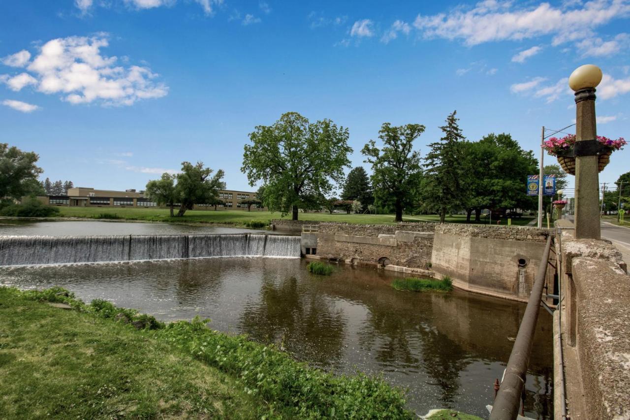 Webber Hotel Lyndonville 外观 照片