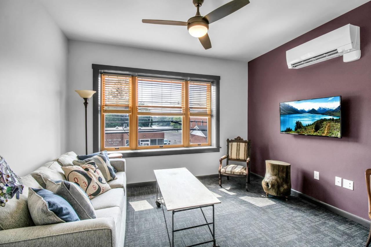 Webber Hotel Lyndonville 外观 照片