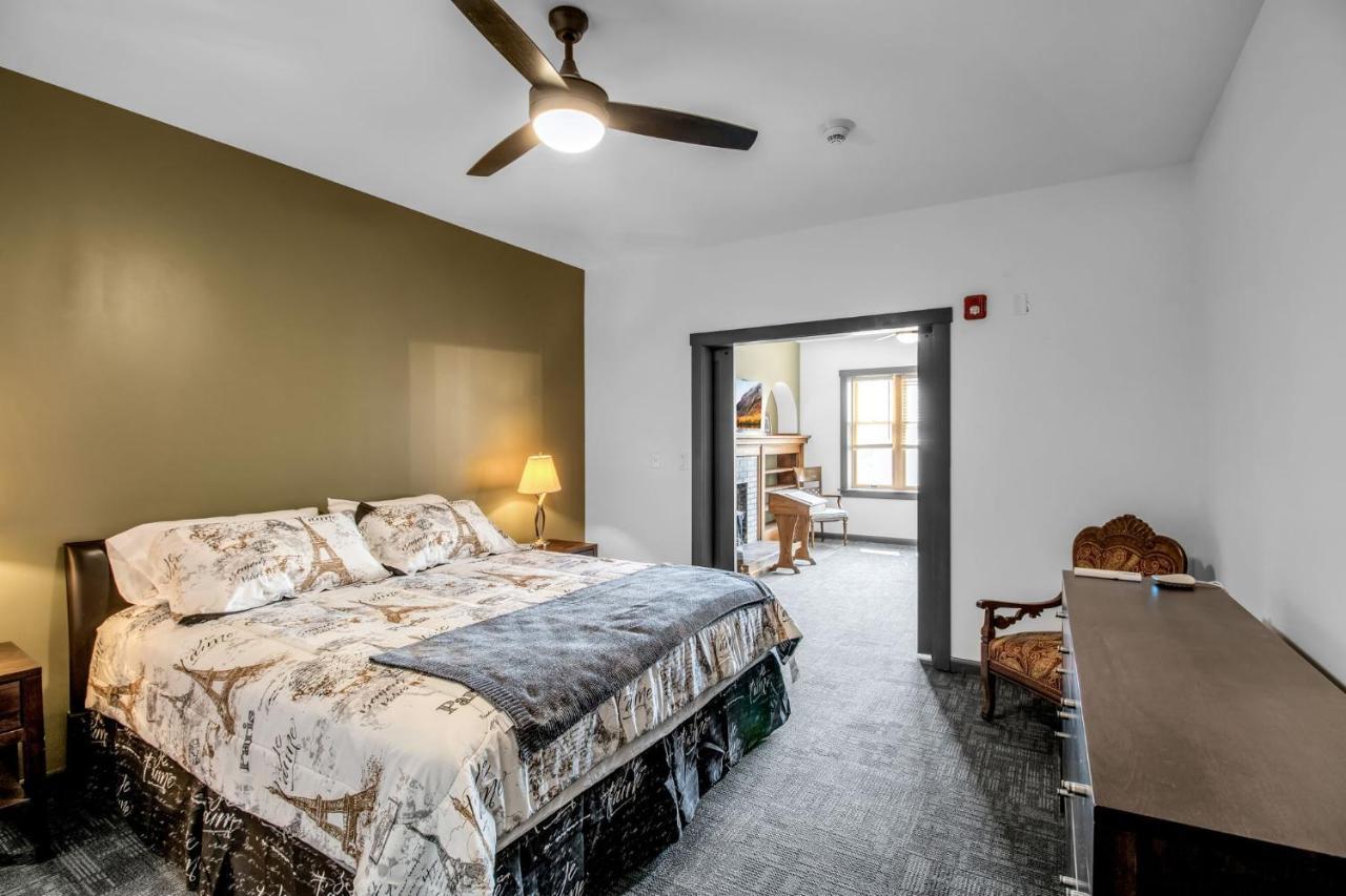 Webber Hotel Lyndonville 外观 照片