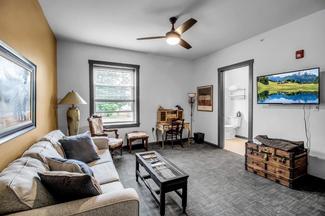 Webber Hotel Lyndonville 外观 照片